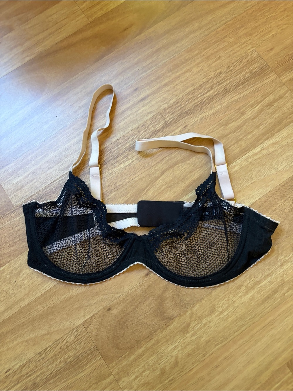 Pepper sheer Lace Underwire Bra in Black and Nude